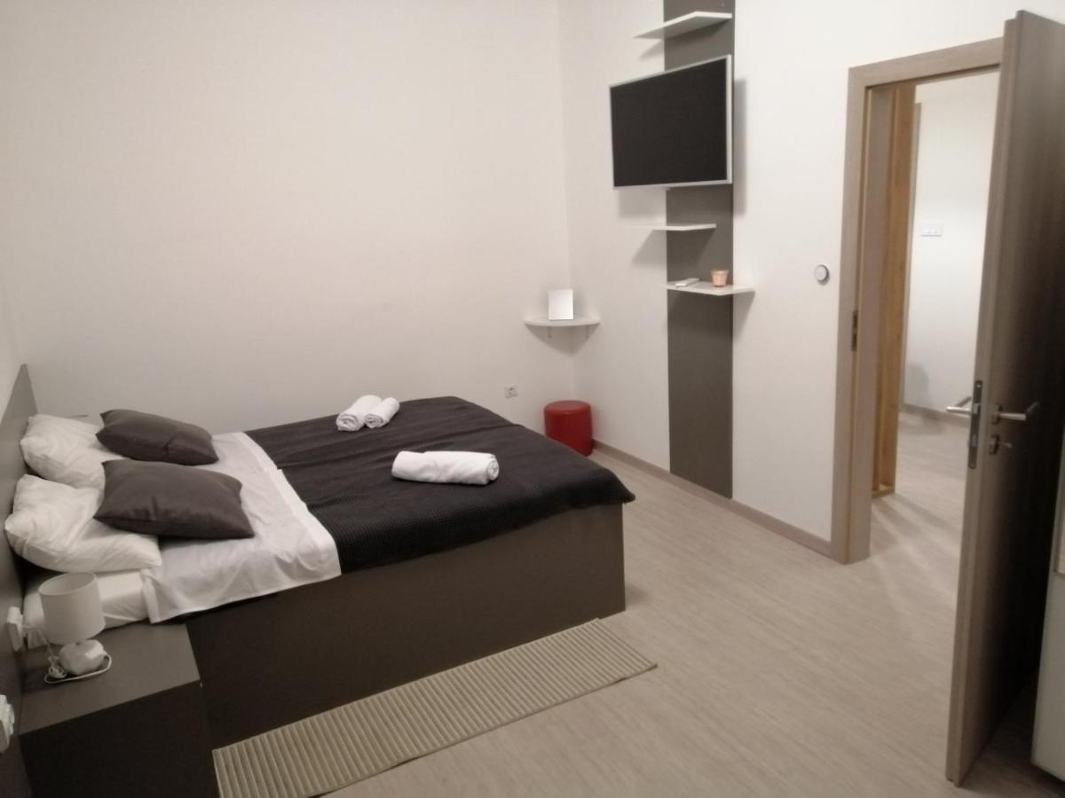 Evita Apartment Karlovac Extérieur photo